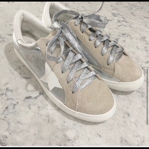 Vici Metallic Sneakers converse style dale